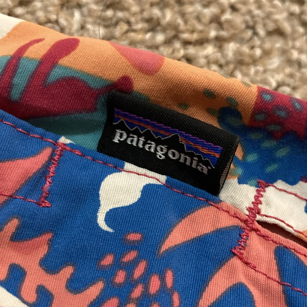 Patagonia Barely Baggies Shorts - Picture 3 of 5